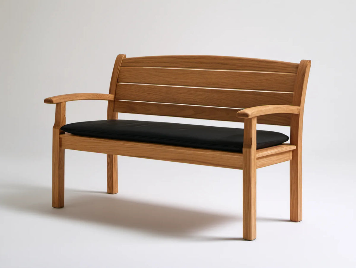 Dwuosobowa ławka z litego drewna akacjowego z czarną poduszką, 120 x 65 x 90 cm