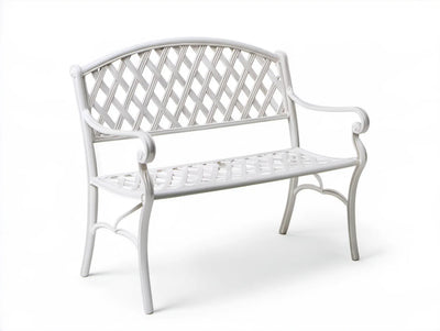 Biała dwuosobowa ławka ogrodowa z odlewanego aluminium 120 x 58 x 88 cm z kratowym oparciem