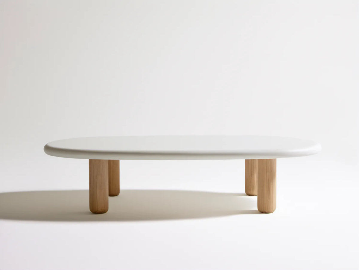 Owalny stolik kawowy biały z blatem MDF i nogami z litego drewna kauczukowego 120 x 60 x 40 cm